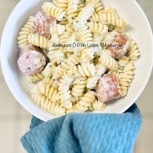 Diot fumé accompagné de pâtes fusilli sauce ô ‘Reblochon’