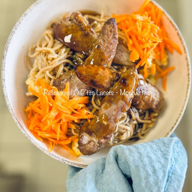 Aiguillettes de Canard marinées, Noodles sauce Teriyaki