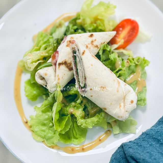 P'tit Wrap {fromage frais, saucisson des Montagnes & roquette}
